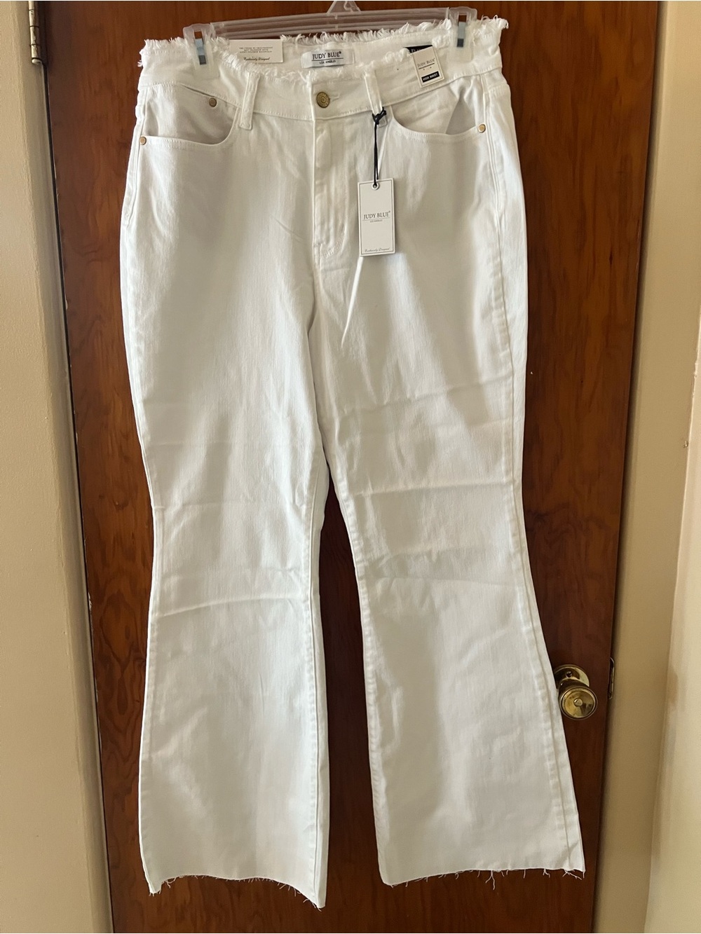 Judy Blue White High-Rise Wide-Leg Jeans with Raw Hem. Length 33” Waist 17”-19”